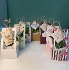 ANNELER GÜNÜ ÖZEL ÇANTALI MİX (KARIŞIK RENK)