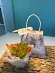 8 MART KADINLAR GÜNÜ ÖZEL SAPLI ÇANTALI MODEL (BEYAZ ÇİÇEKLİ DESEN)