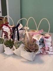 ANNELER GÜNÜ ÖZEL SAPLI ÇANTALI MODEL (KARIŞIK RENK)