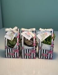 ÇİÇEK DESENLİ VE SATEN KURDELELİ ANNELER GÜNÜ ÖZEL ÇANTALI MİX